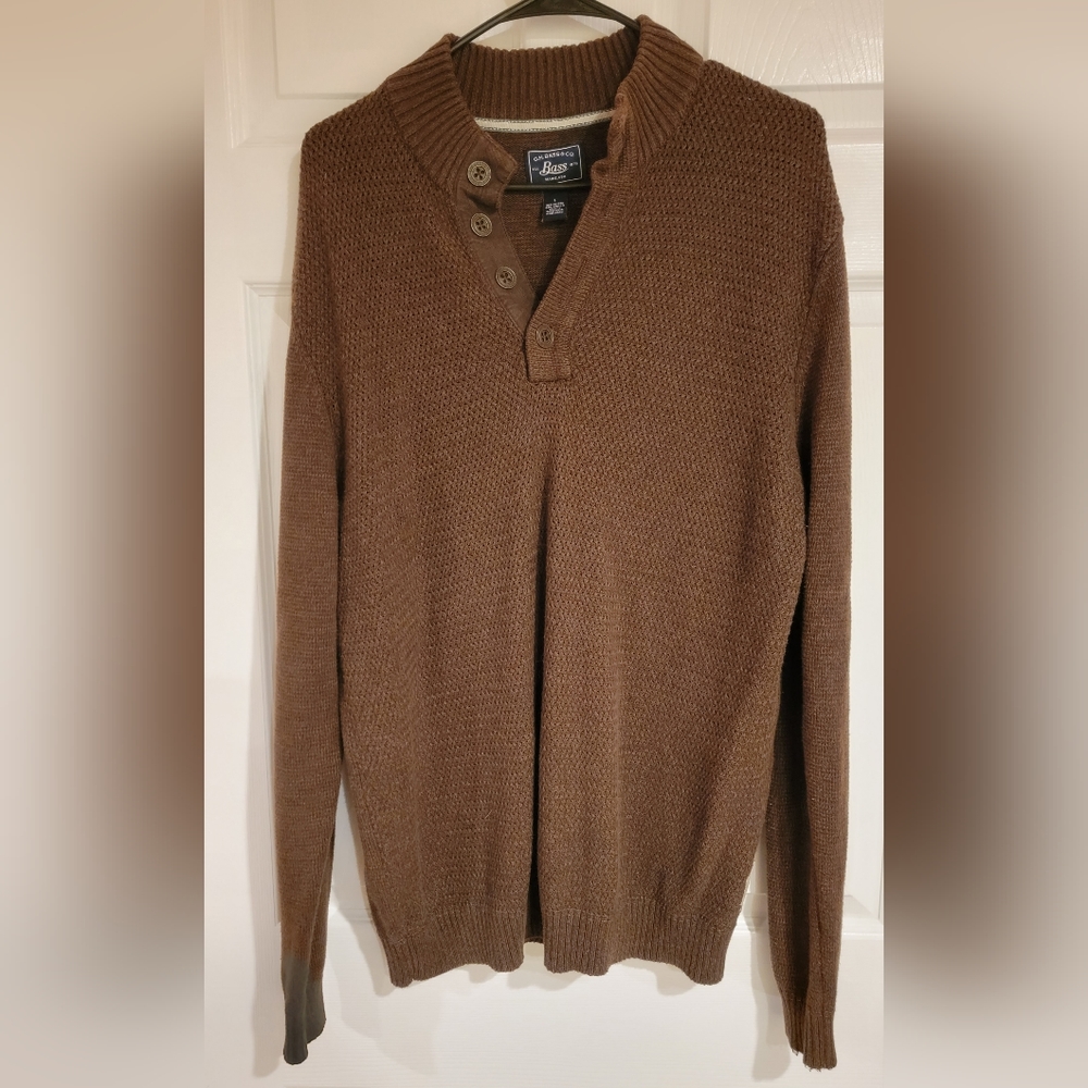 Bass sweater
